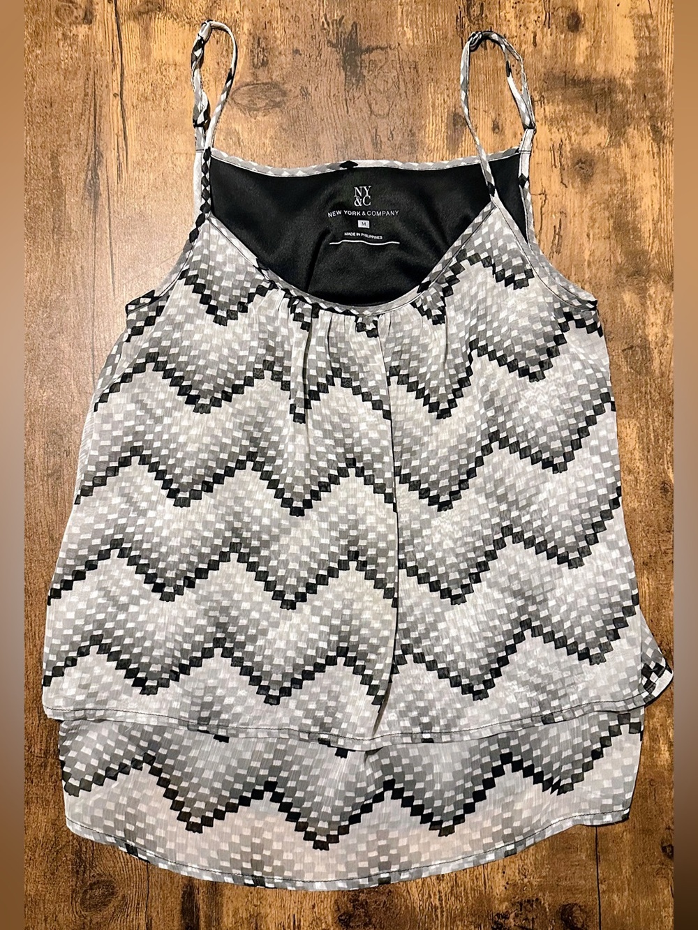 New York & Company Black and White Zigzag Layered Camisole